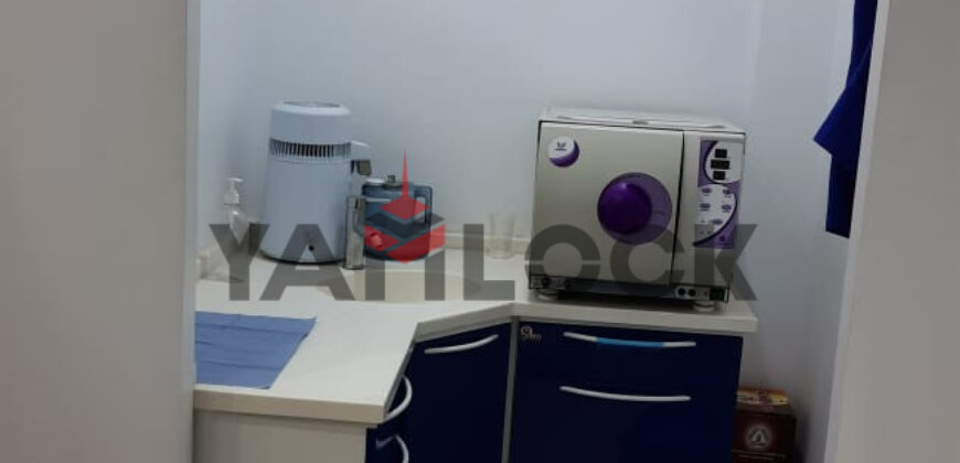 عيادة أسنان مجهزه للبيع مول المعز فى الشيخ زايد خلف الجامعة الكنديه مباشر