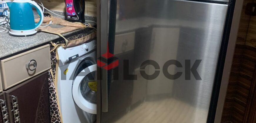 شقه للبيع بالفرش فى 11 شارع الجامعه القديمه الاسماعيليه