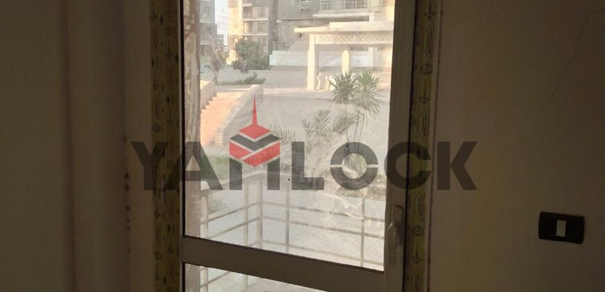 شقه للبيع في دارمصر الاندلس 150م ارضي