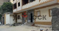 شقة للبيع تطل علي شارع نصوح بالقرب من جسر السويس ومصر الجديده