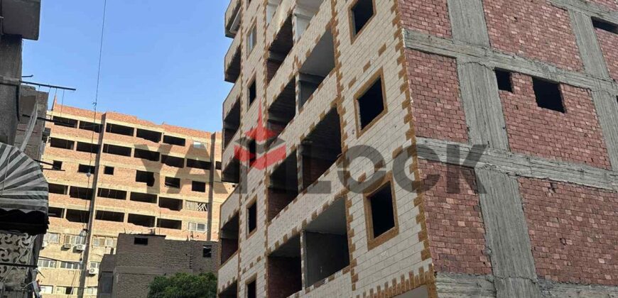 شقة للبيع تطل علي شارع نصوح بالقرب من جسر السويس ومصر الجديده