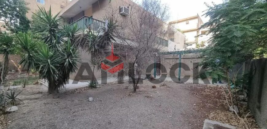 فيلا تاوين هاوس للبيع فى الحي السابع مدينه نصر خلف الحديقة الدولية مباشرة، بشارع الخليفة الأمير