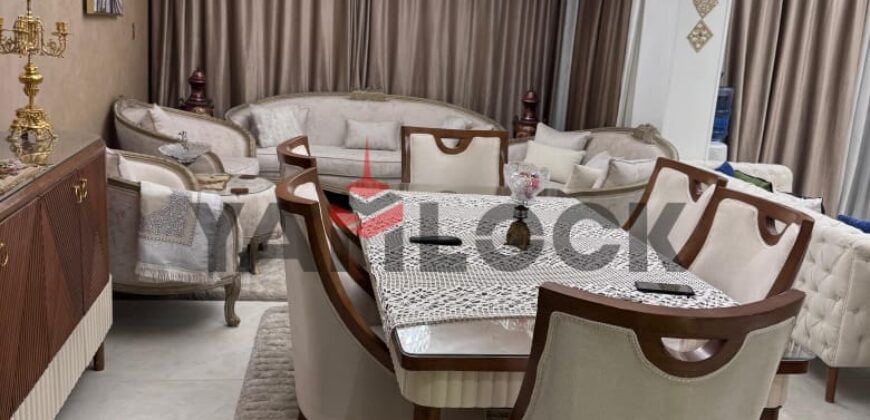 شقة للبيع المنطقة التانيه قدام نادي التنمية الرياضيه