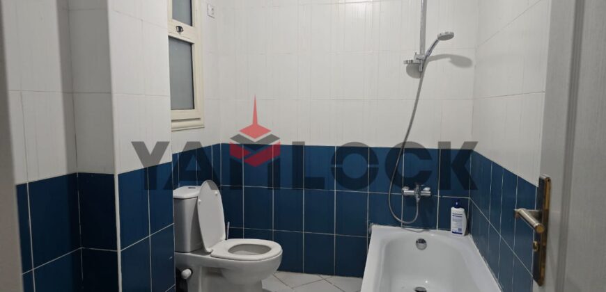 شقة للإيجار بكمبوند هاى لاند بارك