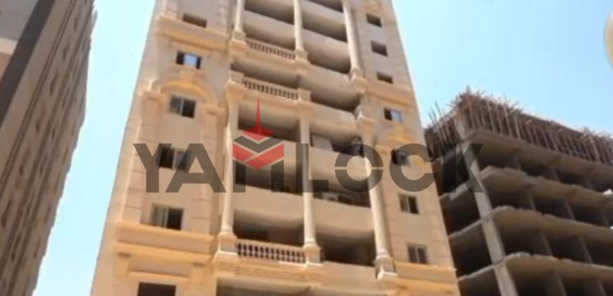 شقة للبيع فى المنطقة الاولى مدينة نصر بجوار نادى المقاولون