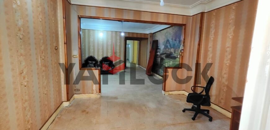 شقة 200 م² للبيع في جمال عبد الناصر متفرع من خليل حمادة – اسكندرية