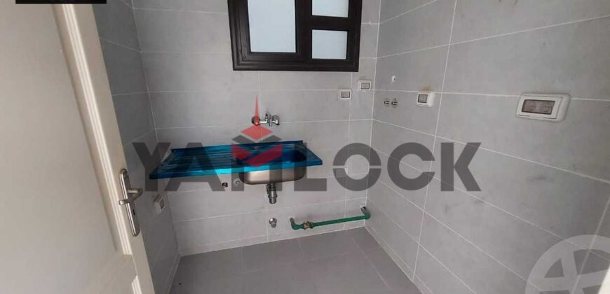 Studio for sale 65 m² in madinaty