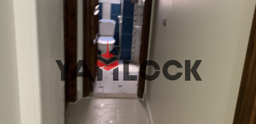 شقة 125 م² للبيع علي الطريق السريع امام مطار النزهة