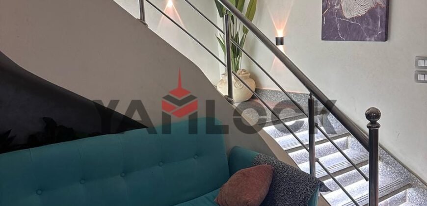 دوبلكس 400 م² للبيع في كمبوند وصال فيوز أمام الجامعه البريطانية
