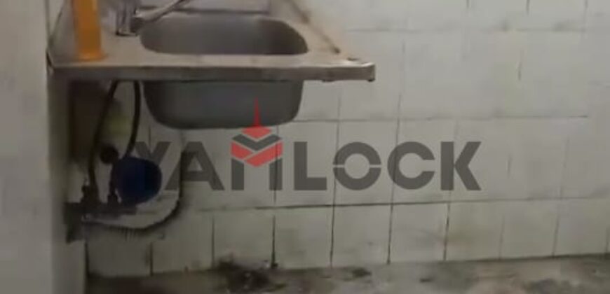 شقة 90 م² للبيع في الحي السادس امام نادي الشرطة