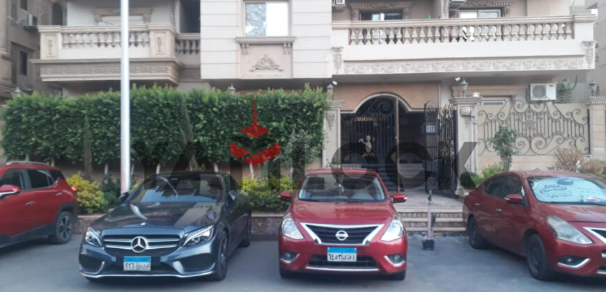 شقه للبيع فى البنفسيج ٥ فى التجمع الاول