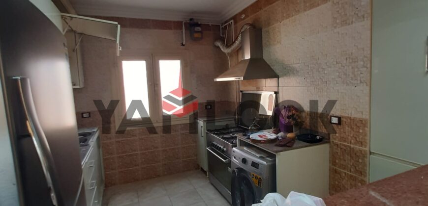 شقه للبيع فى البنفسيج ٥ فى التجمع الاول