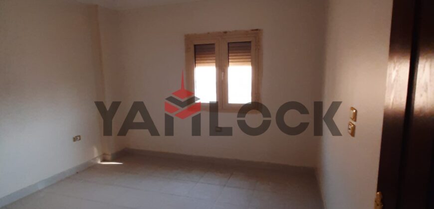 شقه للبيع فى البنفسيج ٥ فى التجمع الاول