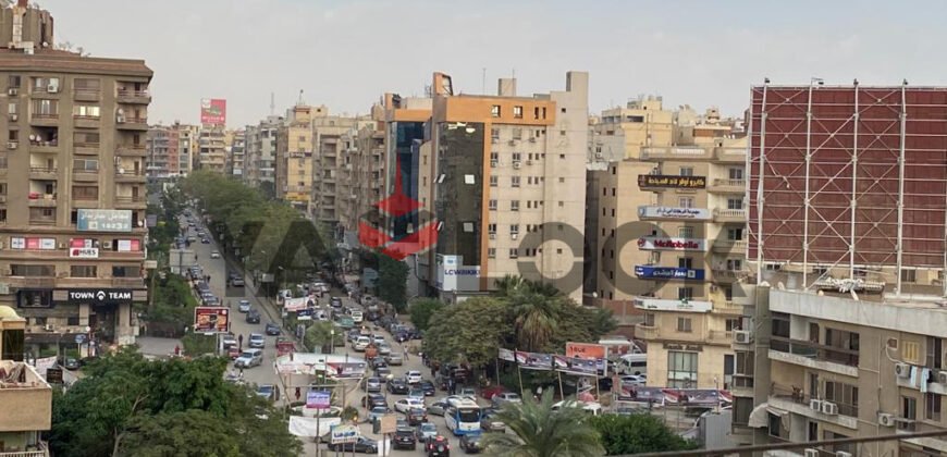 شقة اداري في برج معظمه عيادات في شارع النصر