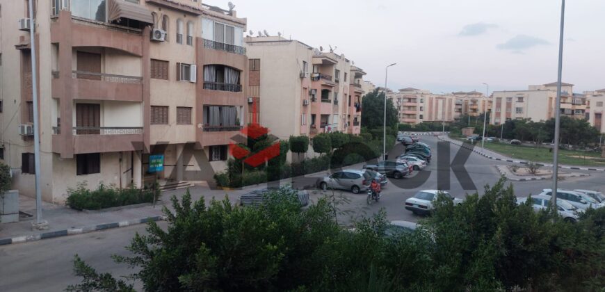 شقة 130 م² للبيع في كمبوند نزهة العبور الحي الثامن