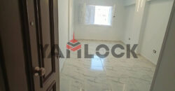 شقة 90 م² للبيع بعمارات نقابات الحى الثامن بالعبور أمام مدرسة علي ابن ابى طالب