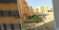 شقة 90 م² للبيع بعمارات نقابات الحى الثامن بالعبور أمام مدرسة علي ابن ابى طالب