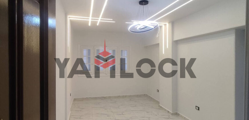 شقة 90 م² للبيع بعمارات نقابات الحى الثامن بالعبور أمام مدرسة علي ابن ابى طالب