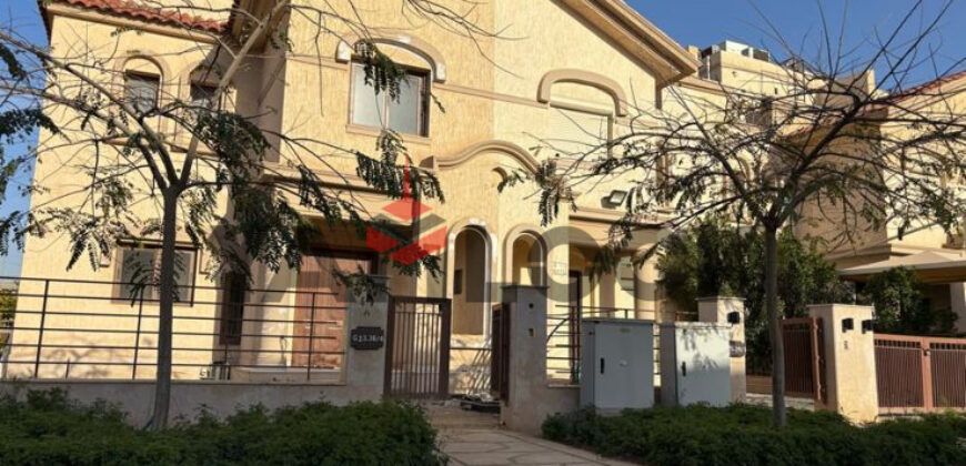فيلا – تاون هاوس 211 م² للبيع في شارع طلعت مصطفي G23 – مدينتي
