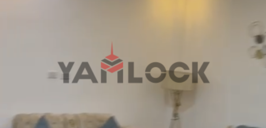 شقة 160 م² للبيع في العبور الحي الأول شارع القسم واجهة مباشرة على الشارع