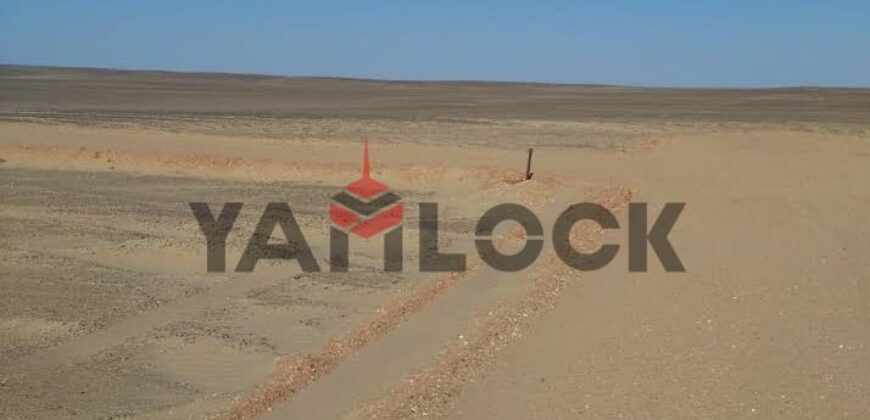 أرض 200 فدان للبيع في طريق ٦ اكتوبر الواحات البحرية من نزلة الاقليمى