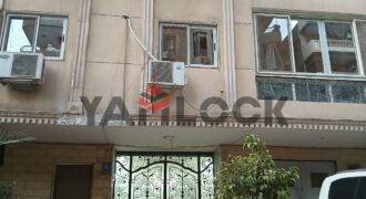 شقة 200 م² للبيع في شارع عبدالعزيز طلعت متفرع من شارع محمد المقريف