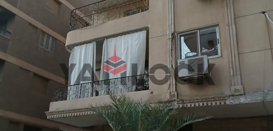 شقة 200 م² للبيع في شارع عبدالعزيز طلعت متفرع من شارع محمد المقريف