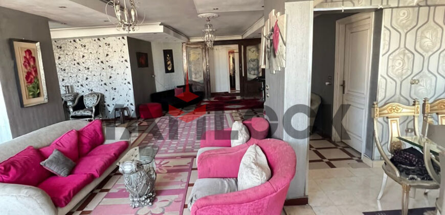 شقتين مفتوحين علي بعض 265 م² للبيع في شارع الجلاء فيكتوريا- الاسكندرية