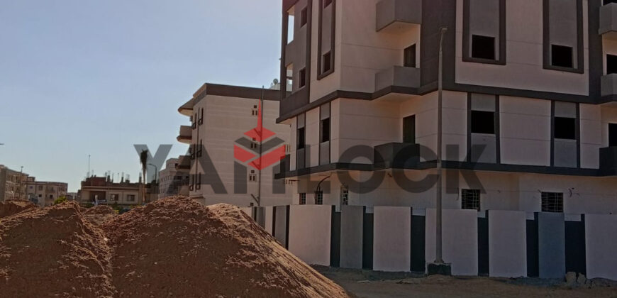 شقة 130 م² للبيع في شارع فاصل بين 21 و 14 – مدينة السادات