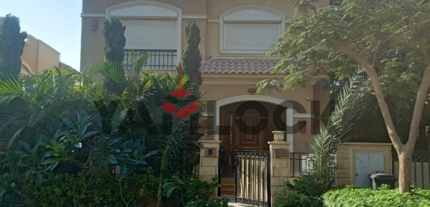 فيلا – مستقلة 370 م² للبيع بكمبوند Stone Residence التجمع الخامس