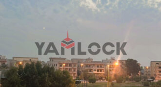 شقة 170 م² للبيع في العبور الحي الرابع بجوار خط 10