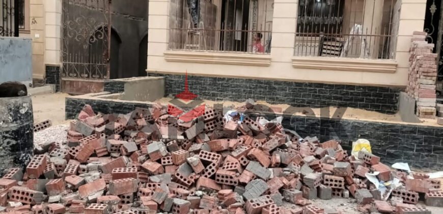بيزمنت 200 م² بجاردن 120 م² للبيع جنوب الاكاديمية دقيقة للتسعين الشمالي ومجمع البنوك