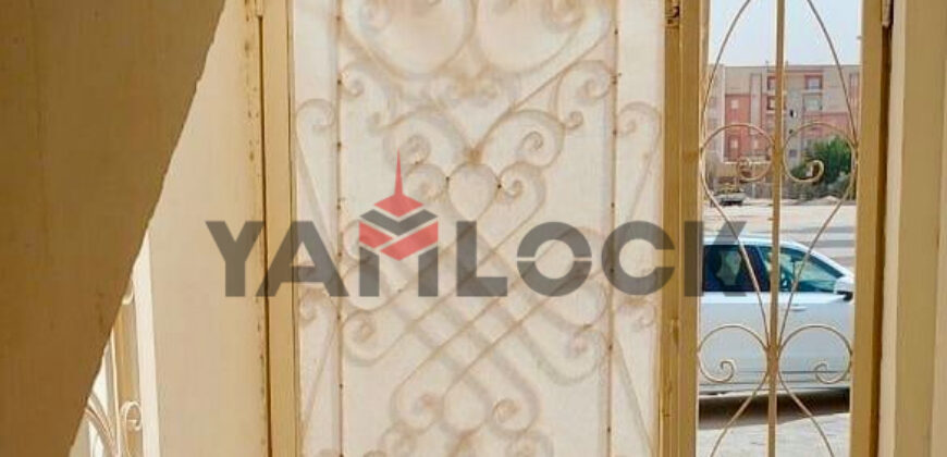 مبنى سكني 225 م² للبيع تشطيب كامل – إطلالة شارع جانبي في 6 أكتوبر – الجيزة