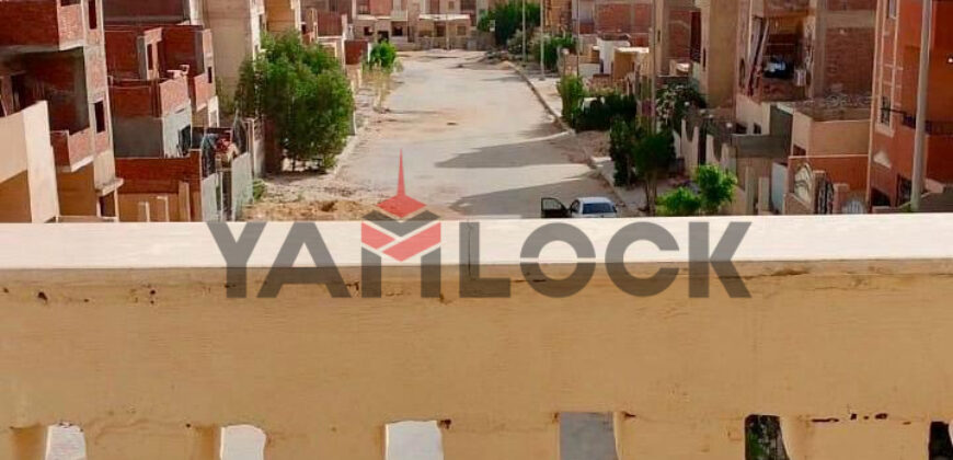 مبنى سكني 225 م² للبيع تشطيب كامل – إطلالة شارع جانبي في 6 أكتوبر – الجيزة
