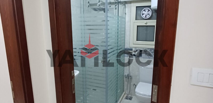 شقة 130 م² للبيع مفروش تشطيب ألترا لوكس – بشارع جامعه الدول – المهندسين