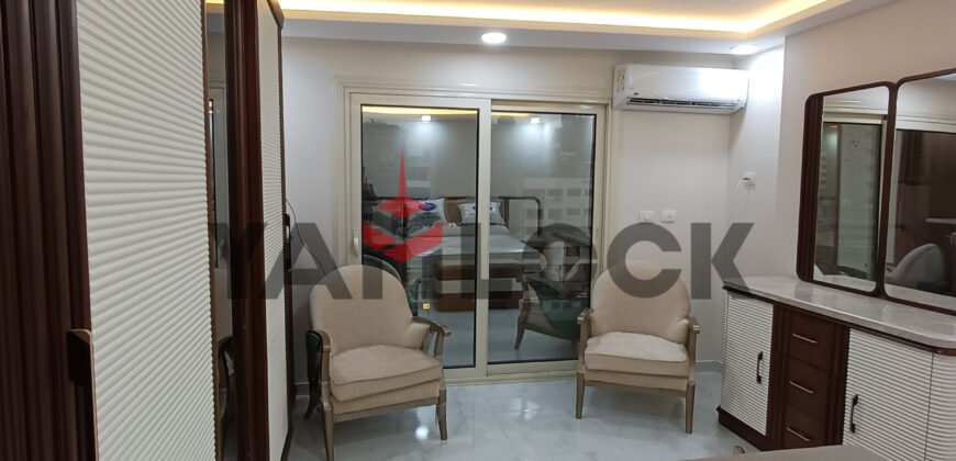 شقة 130 م² للبيع مفروش تشطيب ألترا لوكس – بشارع جامعه الدول – المهندسين