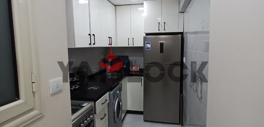 شقة 130 م² للبيع مفروش تشطيب ألترا لوكس – بشارع جامعه الدول – المهندسين