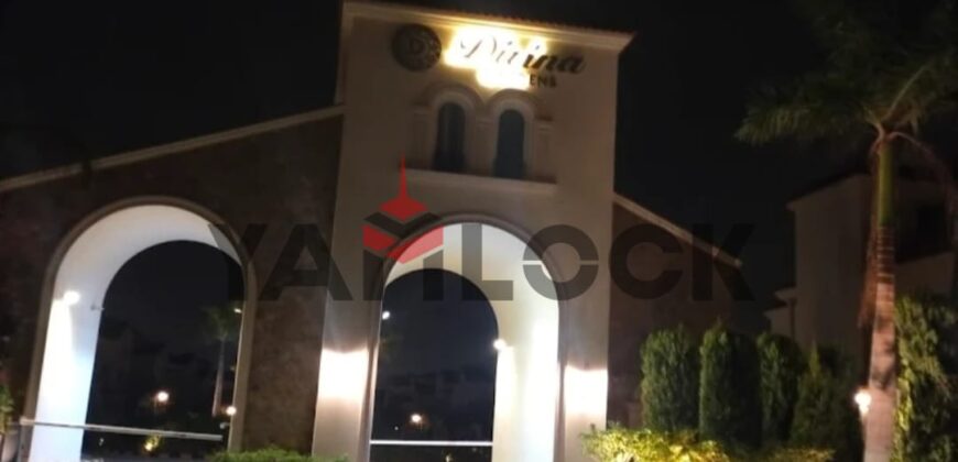 فيلا – تاون هاوس 235 م² للبيع بدون تشطيب – إطلالة حديقة في الشروق – القاهرة