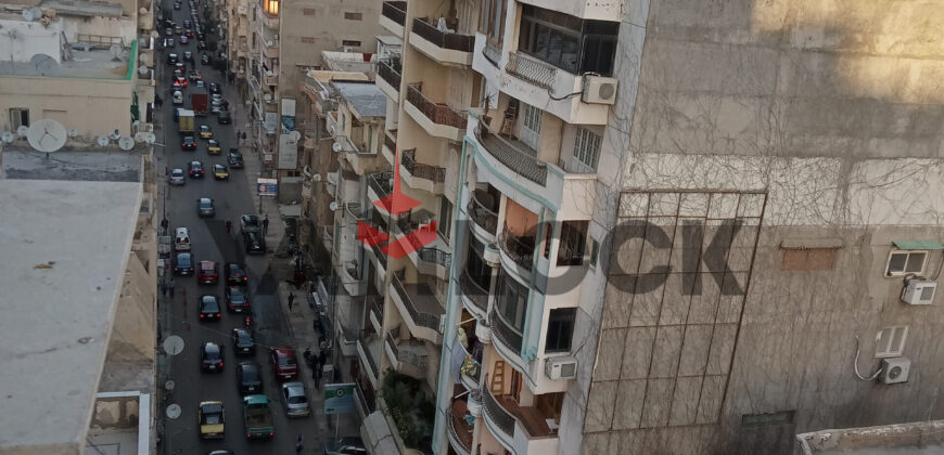 شقة 160 م² للبيع في شارع بورسعيد الرئيسى بعد دوران سبورتنج عند بنك القاهرة – الاسكندرية