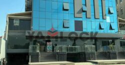 محل تجاري 330 م² للايجار في شارع 90 الشمالي