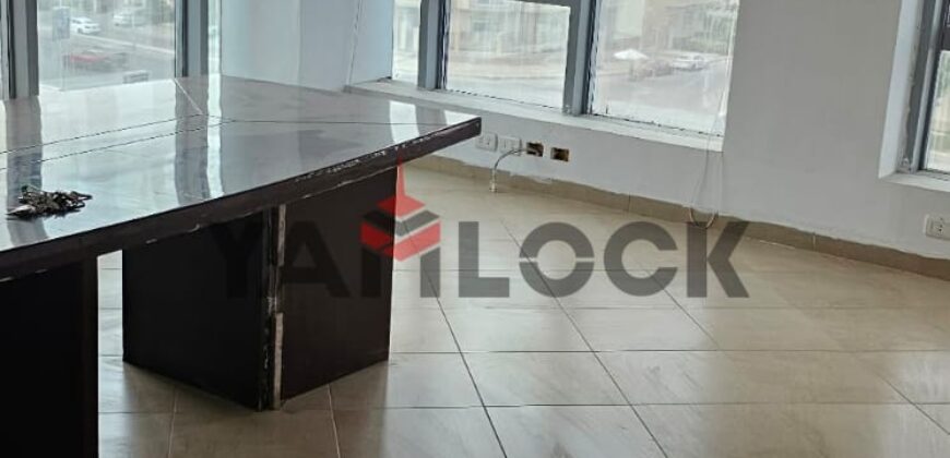 محل تجاري 330 م² للايجار في شارع 90 الشمالي