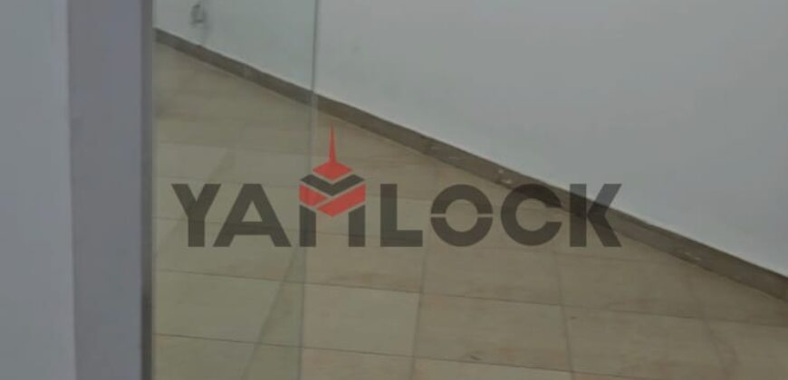 محل تجاري 330 م² للايجار في شارع 90 الشمالي