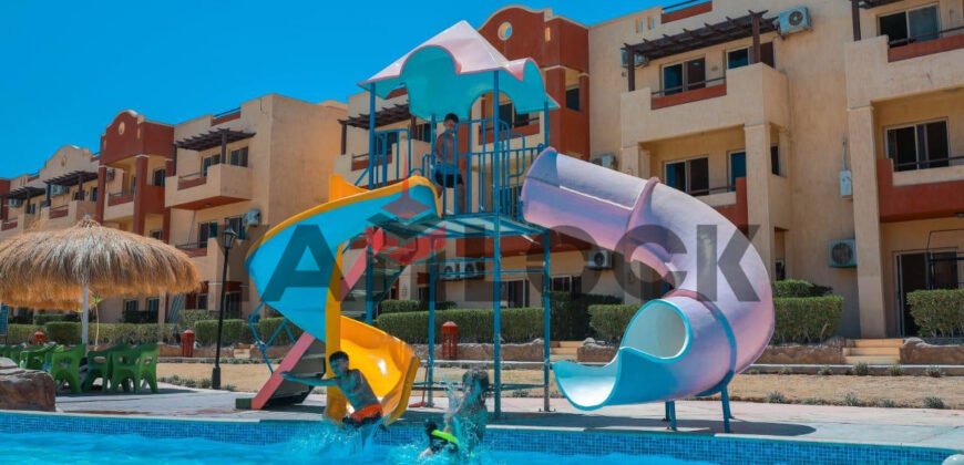 شاليه 90 م² للبيع مفروش بقرية لاسيرينا عيون موسى رأس سدر