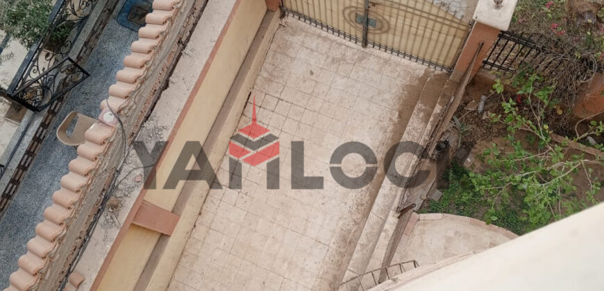 شقة بيزمنت 250 م² للبيع بجوار كافور العبور الحي السابع