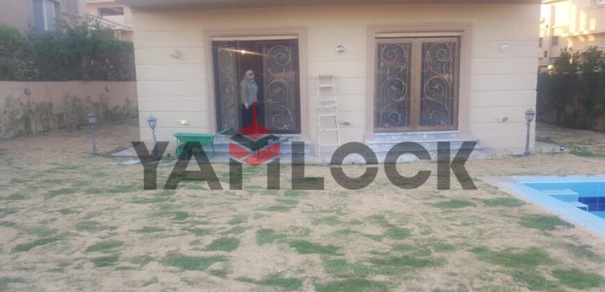 Standalone villa a 400 m² in Maxim residence Sherouk City- behind the British University