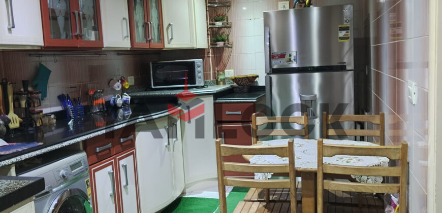 شقة 215 م² للبيع في شارع افراح الانجال من شارع القصر العيني