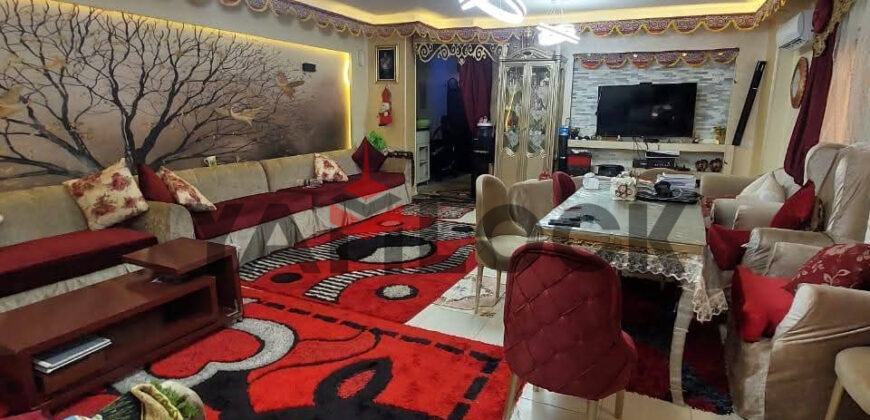 شقة سكني او اداري 300 م² منهم 70 م² تراث للبيع في الهضبة العليا – شارع ٩ المفارق شارع الثورة