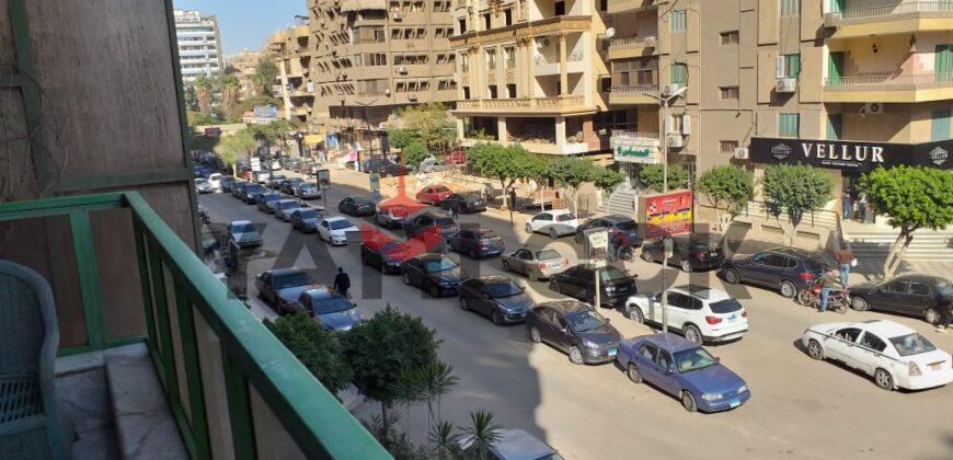 2 شقة مفتوحين علي بعض 500 م² للبيع في محمد حسين هيكل موازى لعباس العقاد مدينة نصر