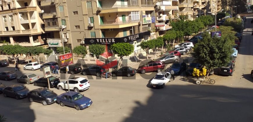 2 شقة مفتوحين علي بعض 500 م² للبيع في محمد حسين هيكل موازى لعباس العقاد مدينة نصر