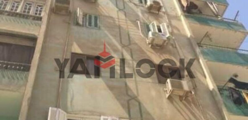 شقة 120 م² للبيع تطل على محطه المترو بحدائق حلوان